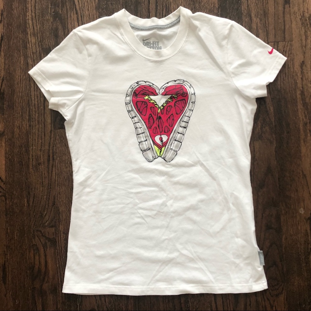 Nike DriFit White T-Shirt Medium